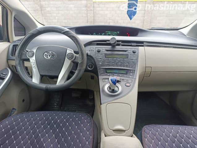 Toyota Prius III Рестайлинг (XW30) 1.8hyb AT