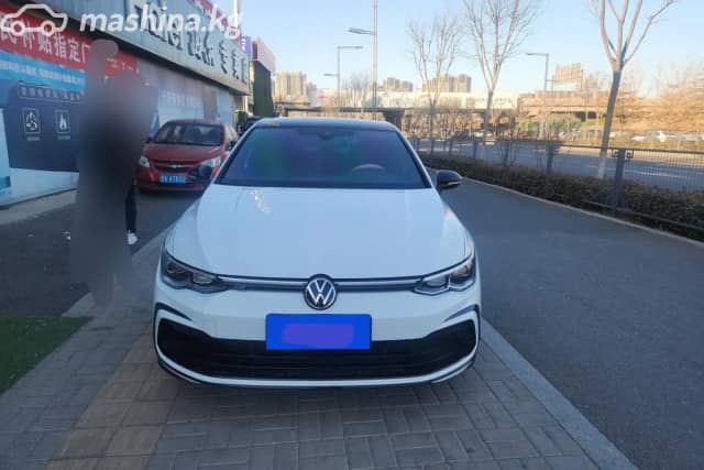 Volkswagen Golf VIII 1.4 AT