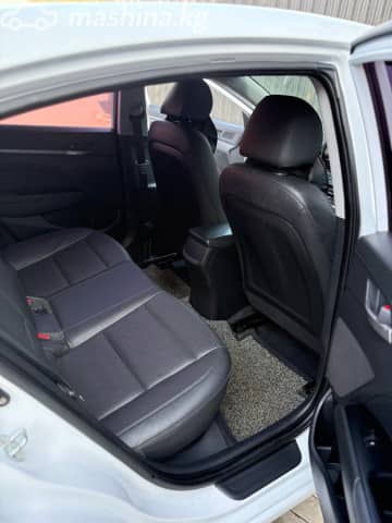 Hyundai Avante VI 1.6 AT