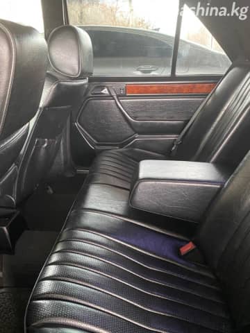Mercedes-Benz E-Класс I (W124) 200 2.0 AT