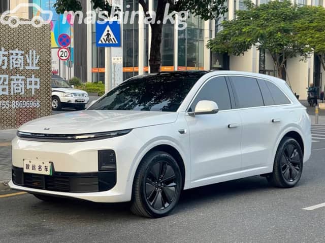 LiXiang L6 1.5hyb AT 4WD