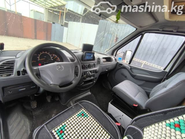 Mercedes-Benz Фургон (4х2)