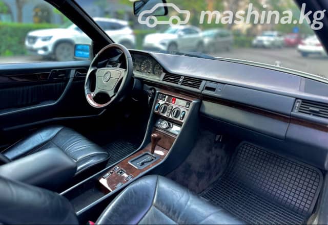 Mercedes-Benz E-Класс I (W124) 320 3.2 AT