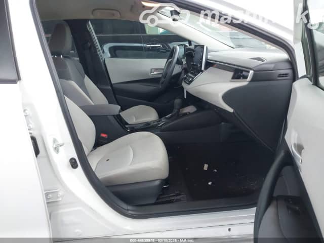 Toyota Corolla XII (E210) 2.0 CVT