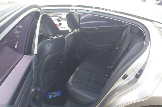 Lexus ES VII Рестайлинг 300h 2.5hyb CVT