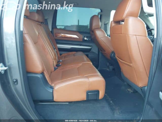 Toyota Tundra II Рестайлинг CrewMax 5.7 AT 4WD