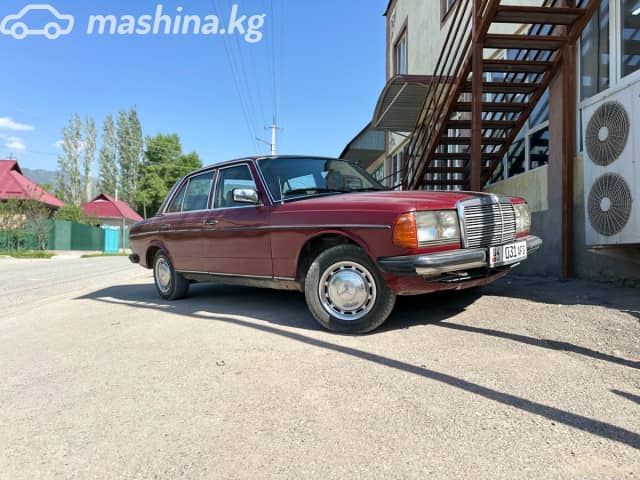 Mercedes-Benz W123 200 4-speed 2.0d MT