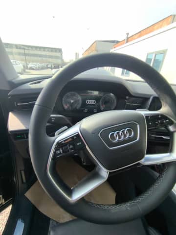 Audi Q6 40 TFSI 2.0 AMT 4WD