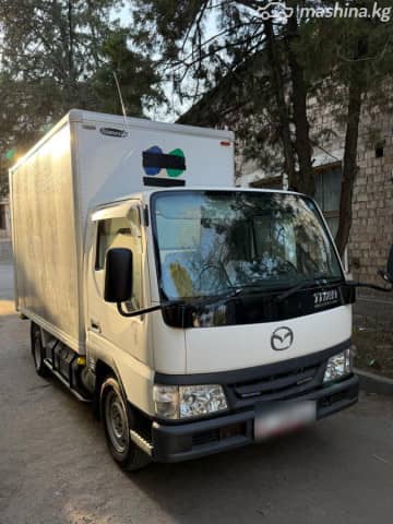 Mazda Scrum Truck