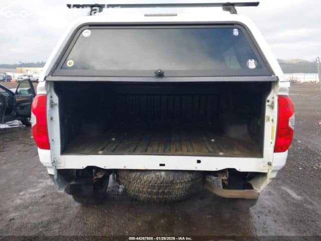 Toyota Tundra II Рестайлинг CrewMax 5.7 AT 4WD