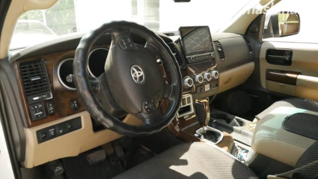 Toyota Sequoia II 5.7 AT 4WD