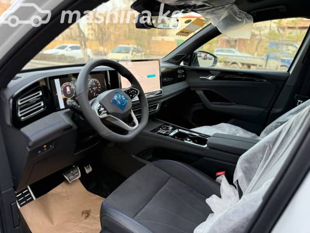 Volkswagen Tiguan III (China Market) 2.0 AMT 4WD