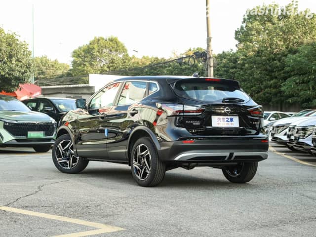 Nissan Qashqai II Рестайлинг 2 2.0 CVT