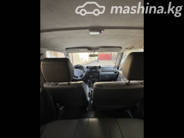 Toyota Land Cruiser 70 Series Рестайлинг 1 76 4.2d MT 4WD