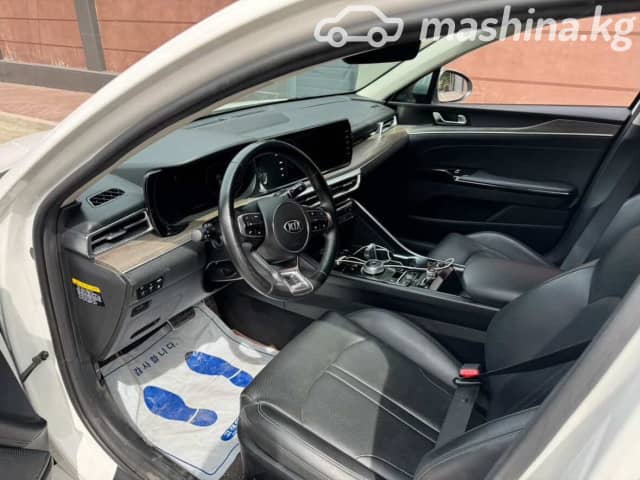 Kia K5 III 2.0 AT