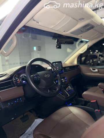 Hyundai Starex (H-1) II Рестайлинг 2 2.5d AT 4WD