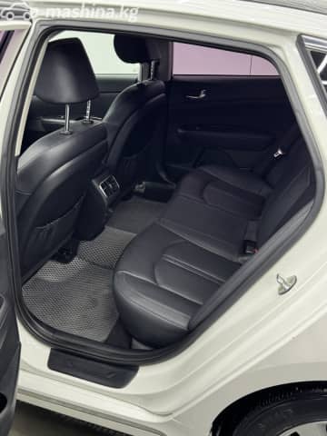 Kia K5 II 2.0 AT