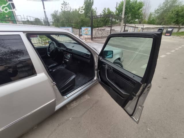 Mercedes-Benz E-Класс I (W124) 320 3.2 AT