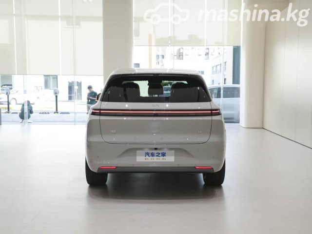 LiXiang L6 1.5hyb AT 4WD