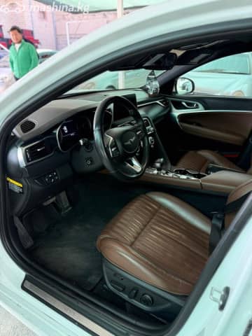 Genesis G70 I 2.0 AT 4WD