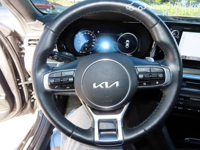 Kia K5 III 2.0hyb AT
