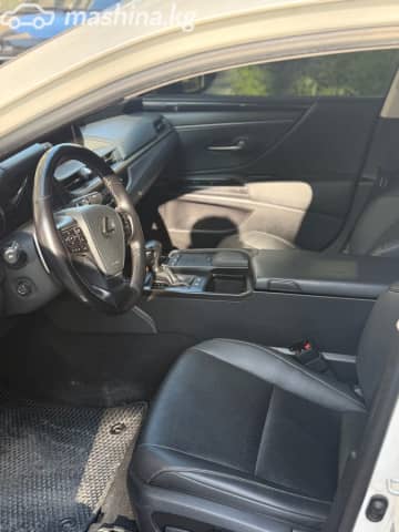 Lexus ES VII Рестайлинг 300h 2.5hyb CVT