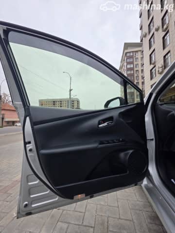 Toyota Prius IV Рестайлинг (XW50) 1.8hyb AT