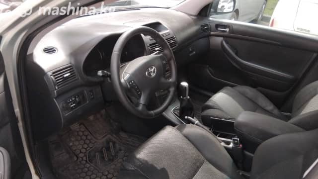 Toyota Avensis II 1.8 MT