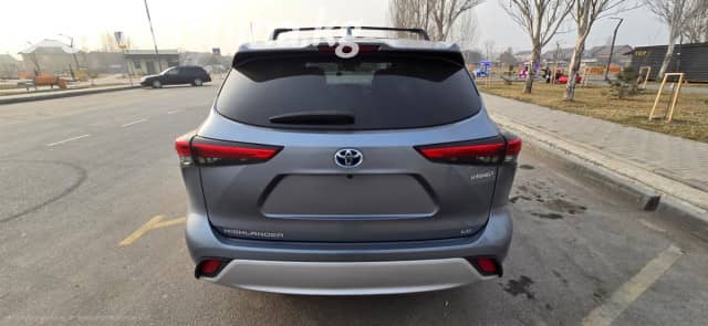 Toyota Highlander IV (U70) 2.5hyb AT
