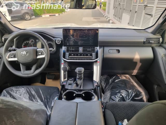 Toyota Land Cruiser 300 Series 4.0 AT 4WD