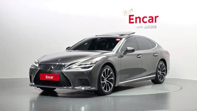 Lexus LS V Рестайлинг 500h 3.5hyb AT 4WD
