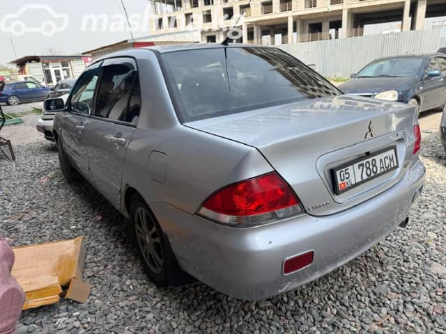 Mitsubishi Lancer IX Рестайлинг Classic 1.6 MT