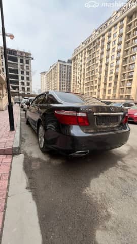 Lexus LS IV 600h L 5.0hyb CVT 4WD