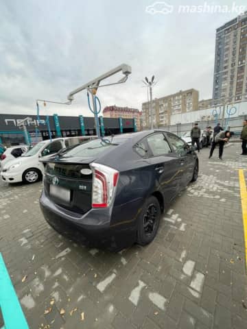 Toyota Prius IV (XW50) 1.8hyb AT