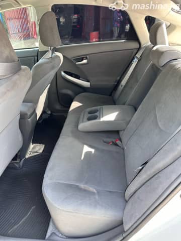 Toyota Prius III (XW30) 1.8hyb AT
