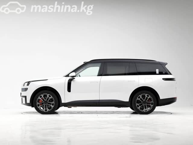 Lynk & Co 900 2.0hyb AT 4WD