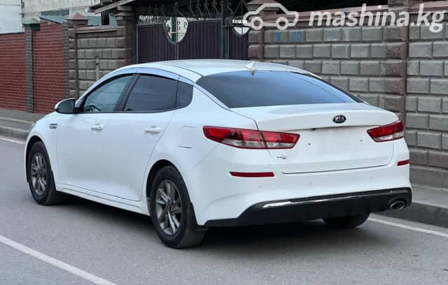 Kia K5 II 2.0 AT