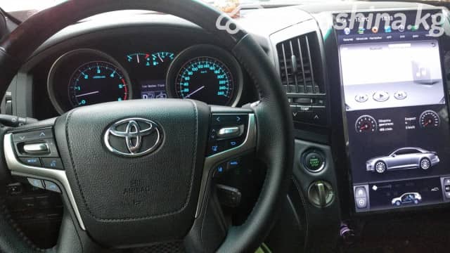 Toyota Land Cruiser 200 Series 4.5d AT 4WD