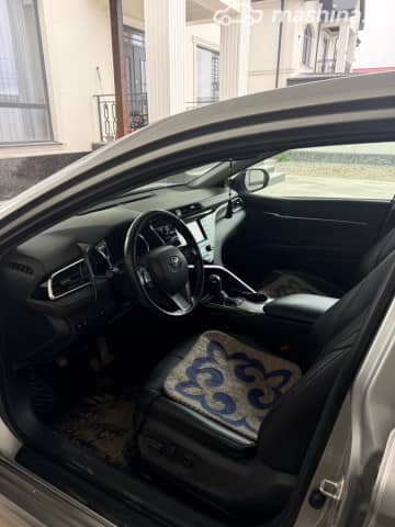 Toyota Camry VIII (XV70) 2.5 AT