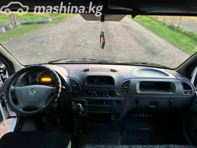 Mercedes-Benz Фургон (4х2)