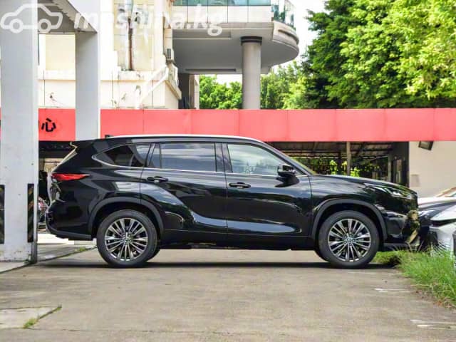 Toyota Highlander IV (U70) 2.4 AT