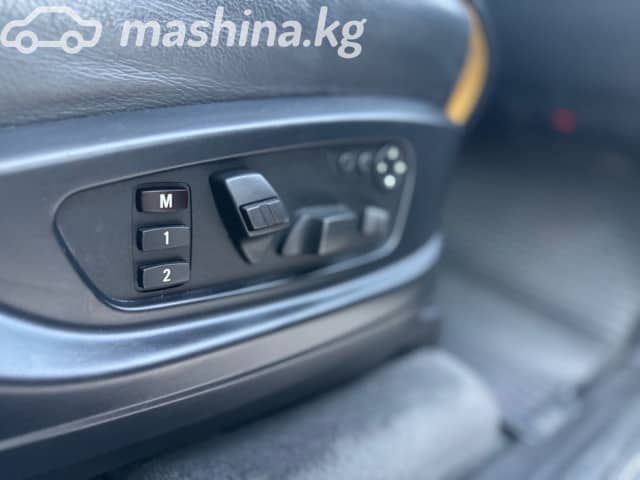BMW X5 II (E70) 48i 4.8 AT 4WD