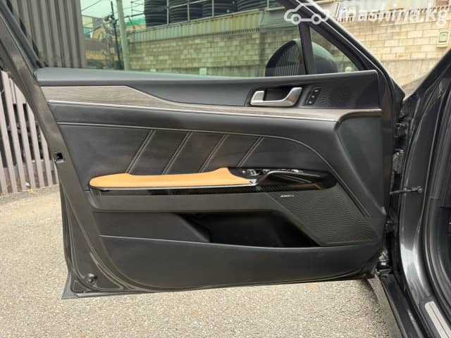 Kia K5 III 2.0hyb AT