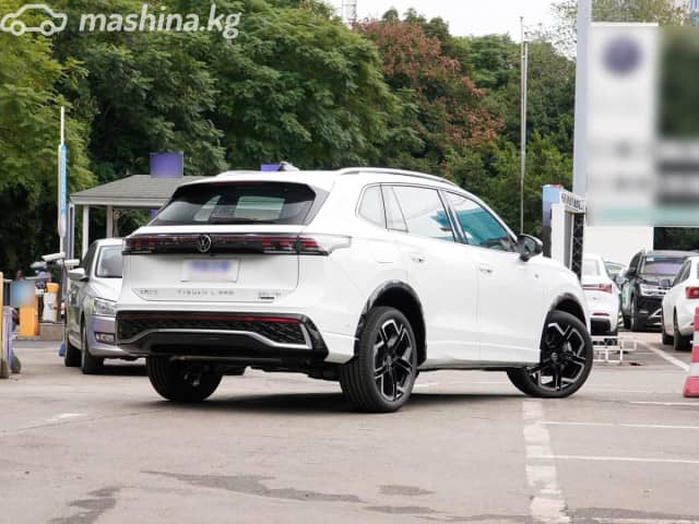 Volkswagen Tiguan III (China Market) 2.0 AMT
