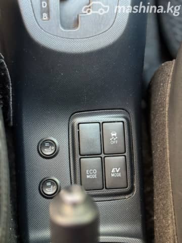 Toyota Prius c I Рестайлинг 1.5hyb AT
