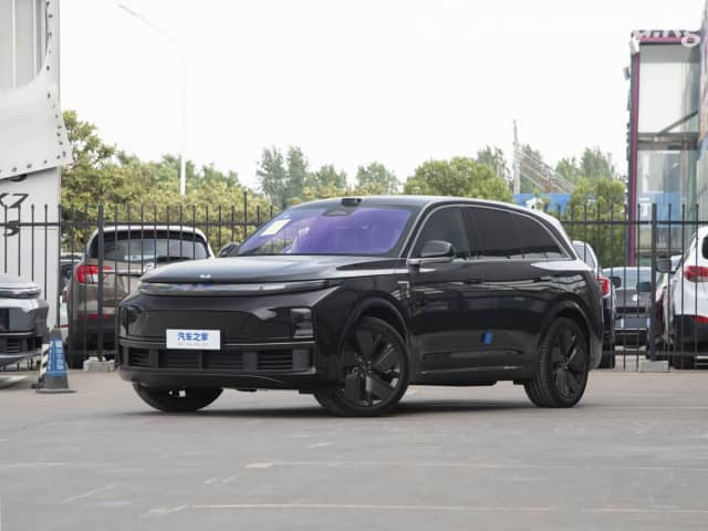 LiXiang L7 Рестайлинг 1.5hyb AT 4WD