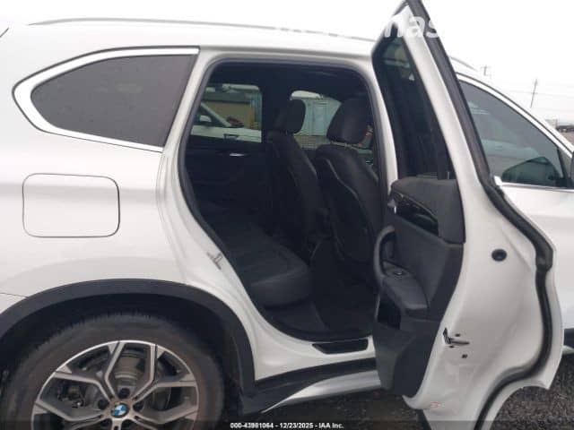 BMW X1 II (F48) Рестайлинг 28i xDrive 2.0 AT 4WD