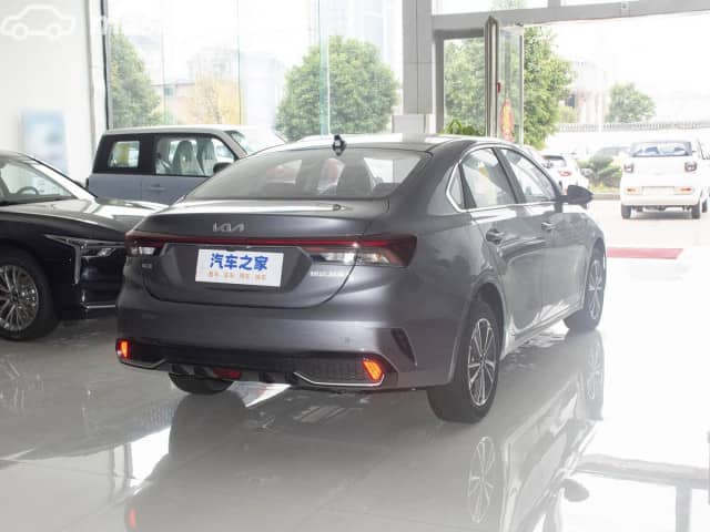 Kia K3 II China Market Рестайлинг 1.5 CVT