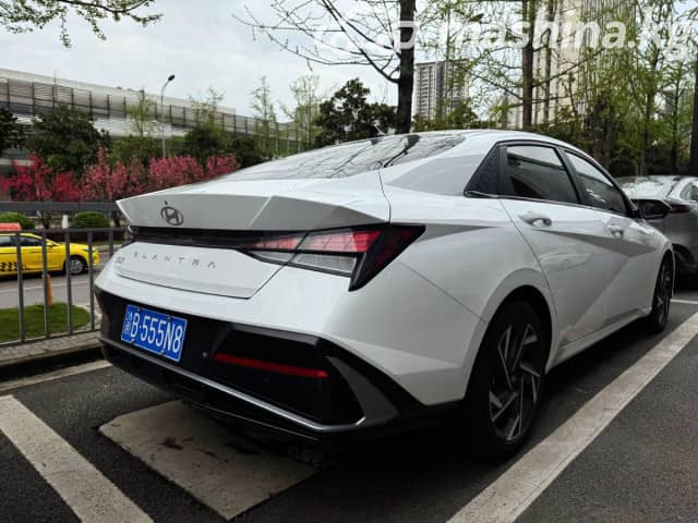 Hyundai Elantra VII (CN7) 1.6 AT