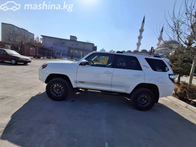 Toyota 4Runner V Рестайлинг 4.0 AT 4WD